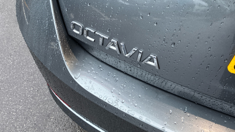 Skoda Octavia 1.4 TSI iV SE Technology DSG 5dr Hatchback